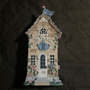 Ivy & Innocence Emma’s Tea Room, 05030